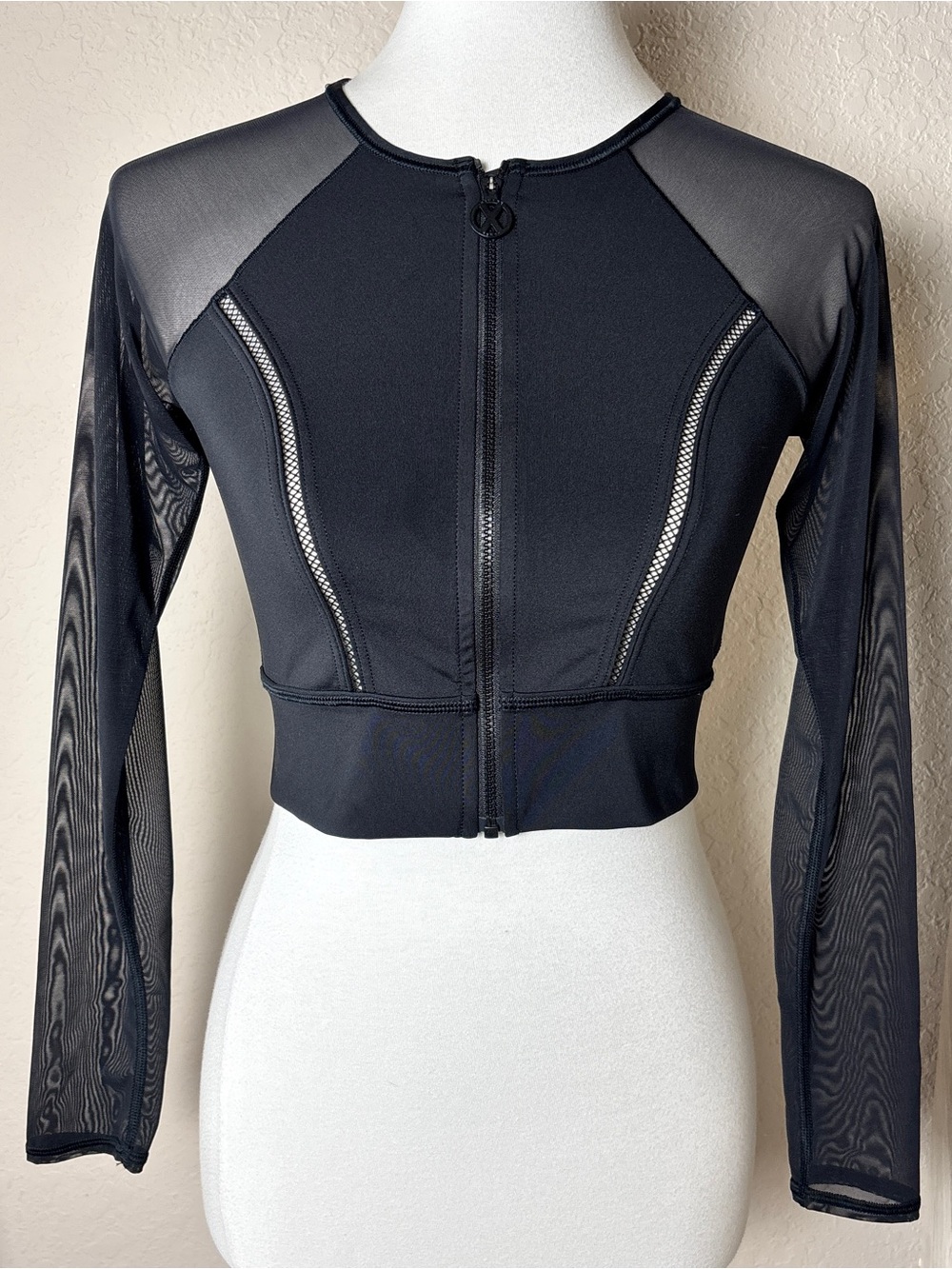 Savage X Fenty Crop Gym Top Black Womens Athletic Flow Zip Long Sleeves Medium